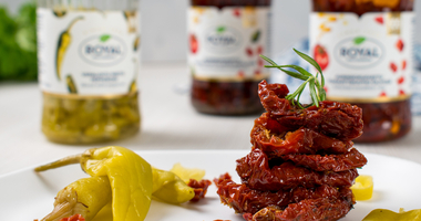 6 helppoa reseptiä aurinkokuivatuista tomaateista