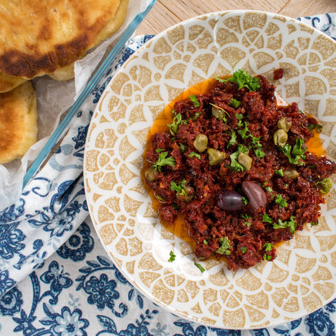 Tapenade aurinkokuivatuista tomaateista