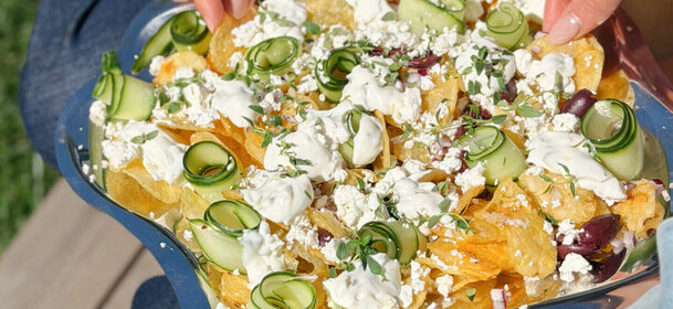 Loaded chips kreikkalaiseen tyyliin