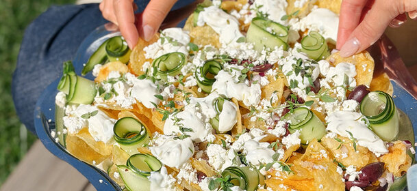 Loaded chips kreikkalaiseen tyyliin