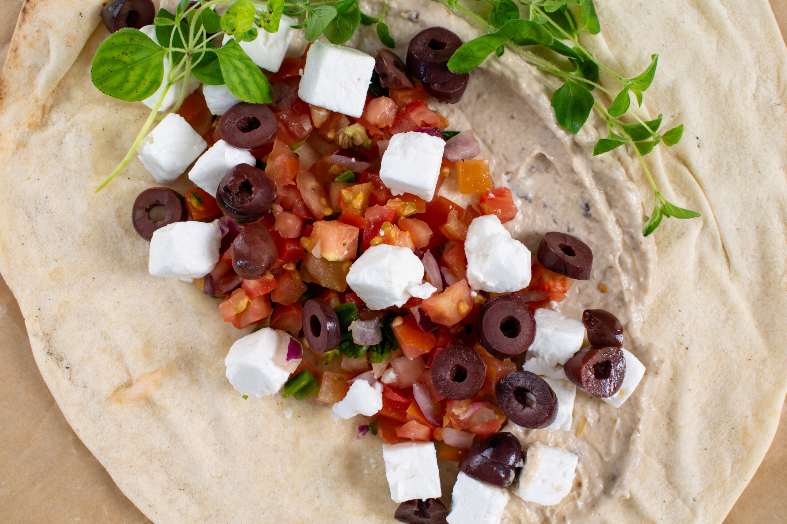 Flatbread kreikkalainen salaatti