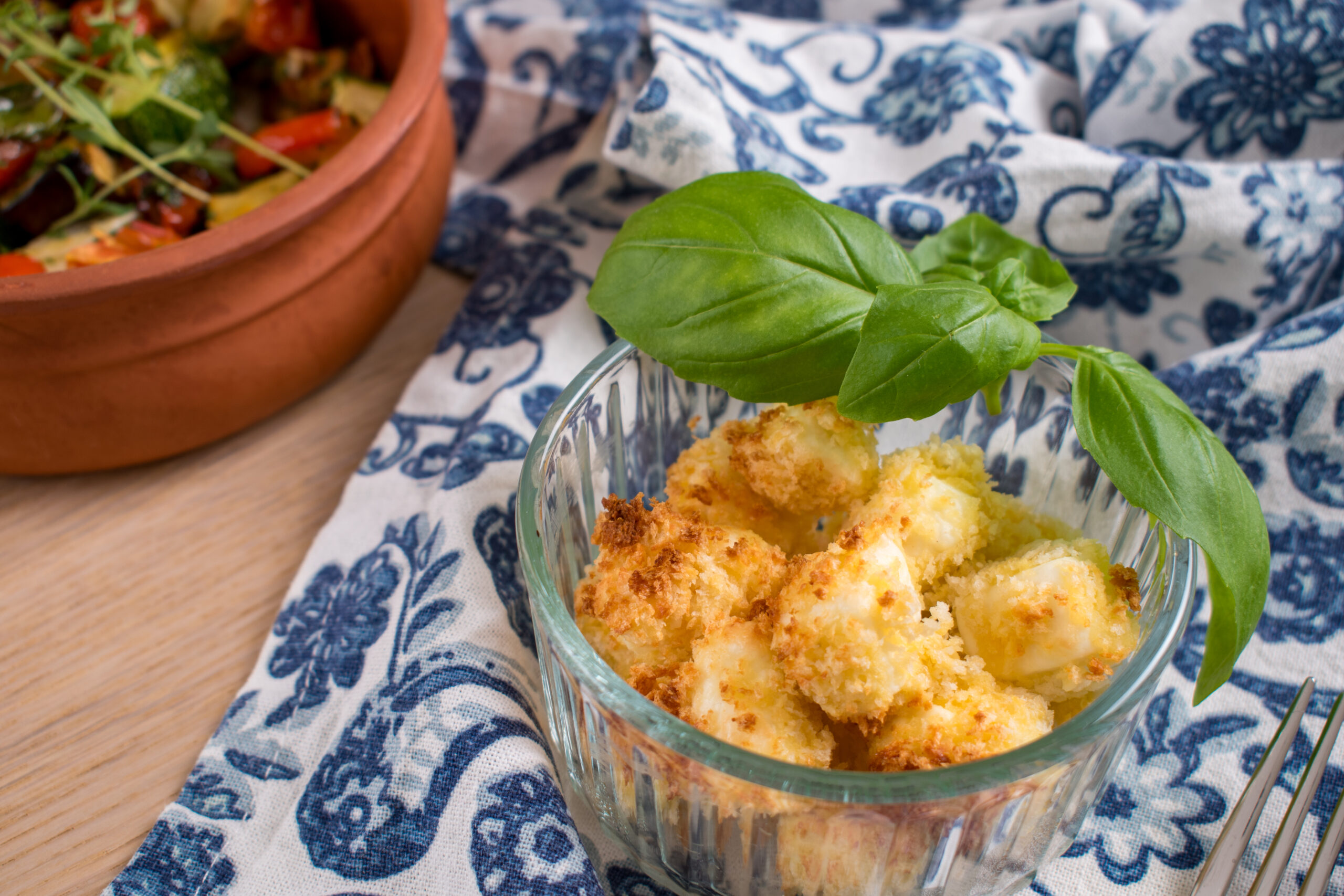 Paneroidut fetakuutiot (feta boukies) air fryerissa